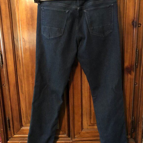 Banana Republic Traveler Jeans Slim Used-Excellent condition - Picture 3 of 4
